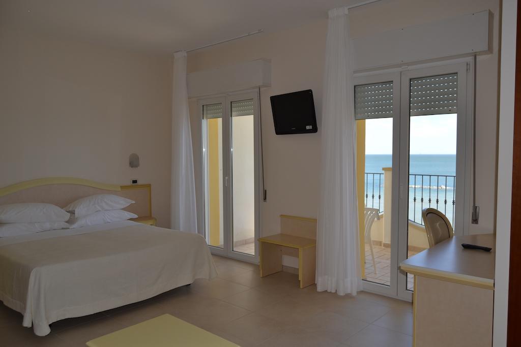 Hotel Zeus Rimini Luaran gambar