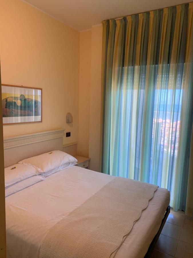 Hotel Zeus Rimini Bilik gambar