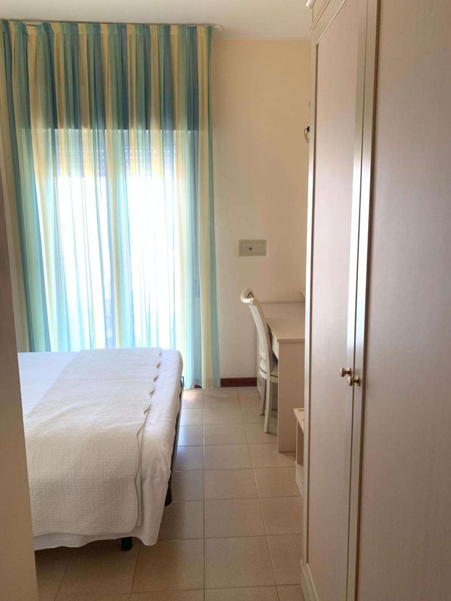 Hotel Zeus Rimini Bilik gambar