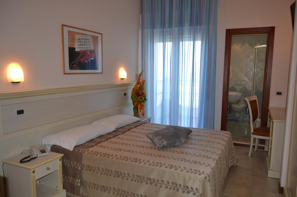 Hotel Zeus Rimini Luaran gambar