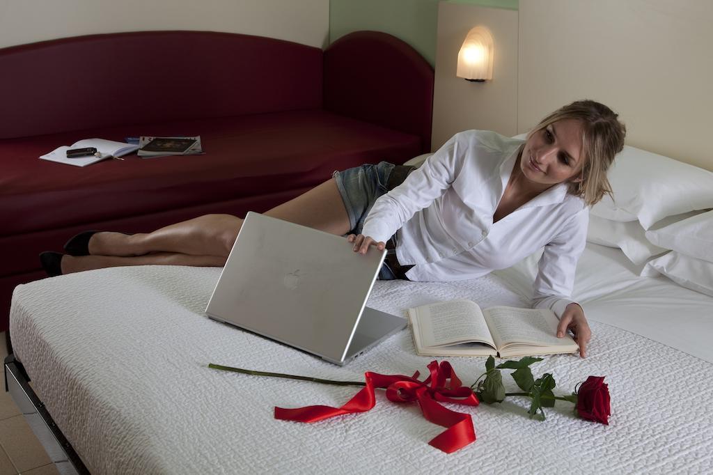 Hotel Zeus Rimini Luaran gambar