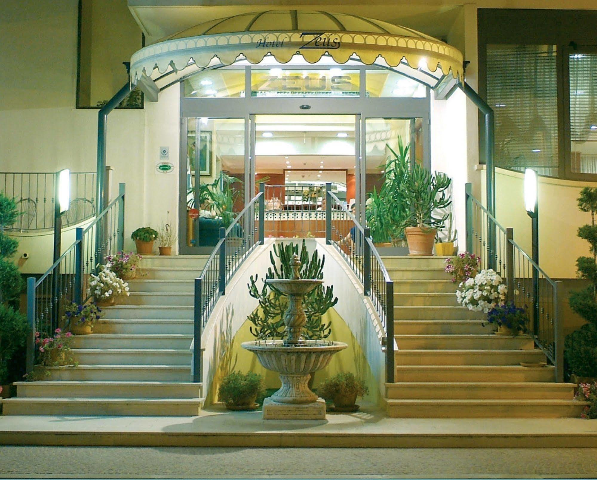 Hotel Zeus Rimini Luaran gambar