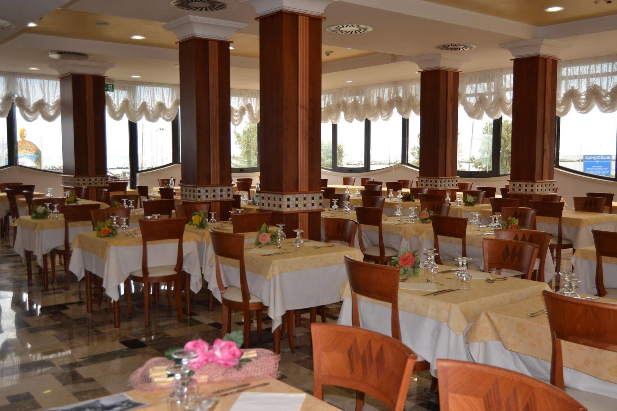 Hotel Zeus Rimini Luaran gambar