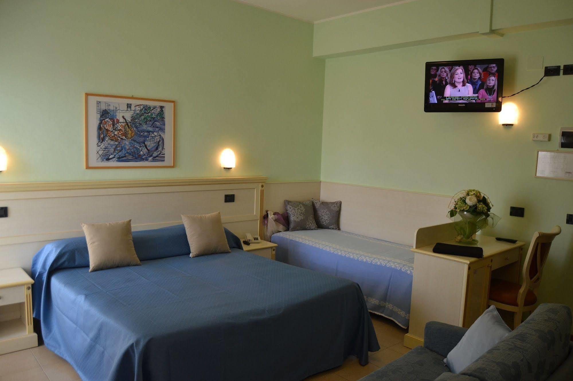 Hotel Zeus Rimini Luaran gambar