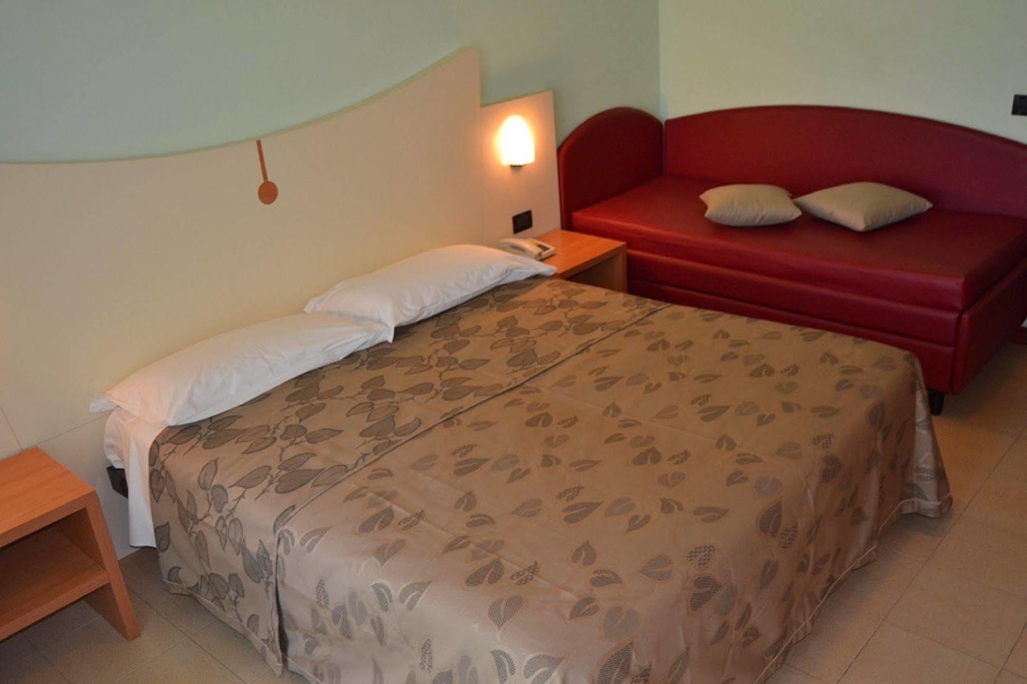 Hotel Zeus Rimini Luaran gambar